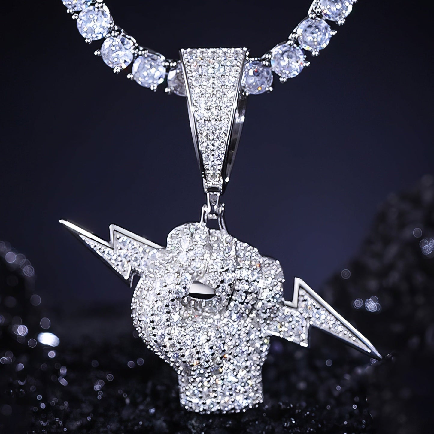 S925 Moissanite Hand Lightning Pendant